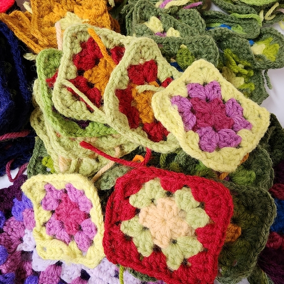 Vintage Crocheted Granny Squares 1-8" Individual Squares Colorful Lot Over 170 - Picture 11 of 16